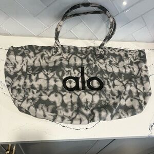 ALO Yoga Gray & White Tie-Dye Yoga Mat Carrier